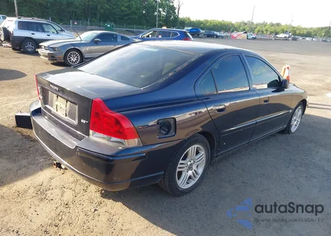 2005 Volvo S60 2.5T z USA, uszkodzony, nr VIN YV1RS592752479204